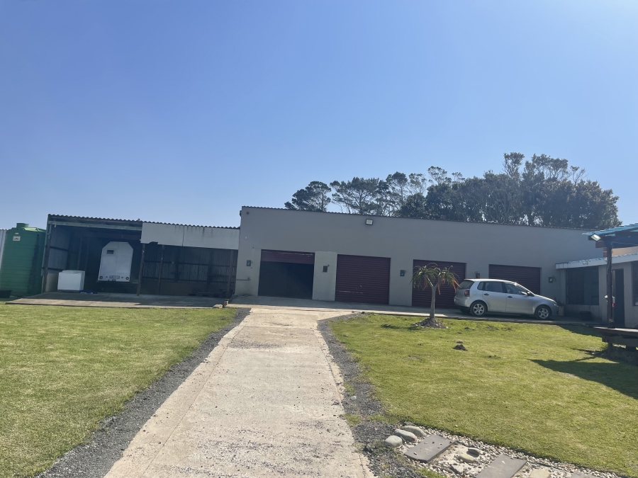 4 Bedroom Property for Sale in Cove Ridge East Eastern Cape